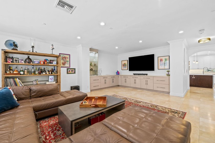 Welcome to this beautifully appointed, modified Bellavita model - photo 8