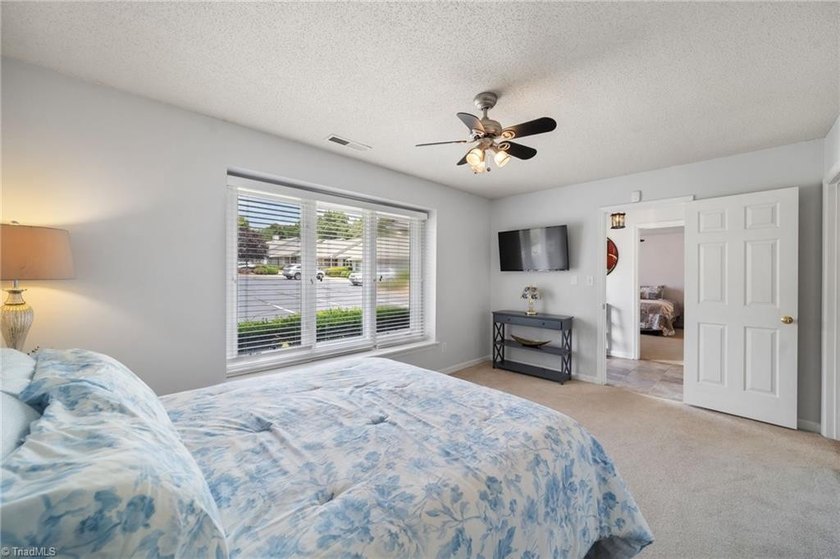Enjoy effortless one-level living at Carmel by the Lake - photo 20