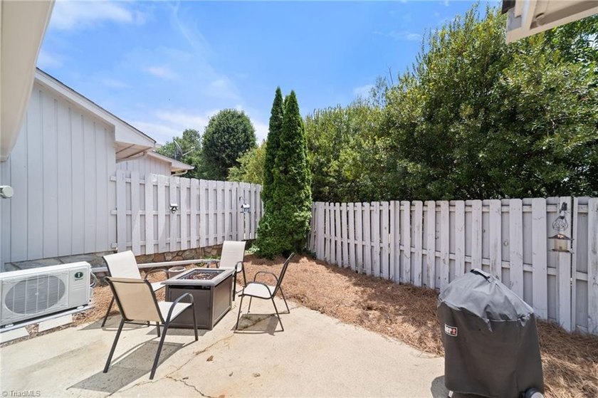 Enjoy effortless one-level living at Carmel by the Lake - photo 22
