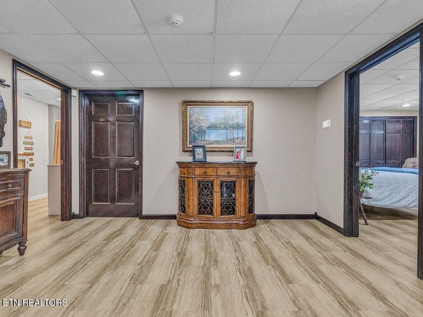 Welcome to 281 Cottage Drive, where classic lakefront living - photo 44