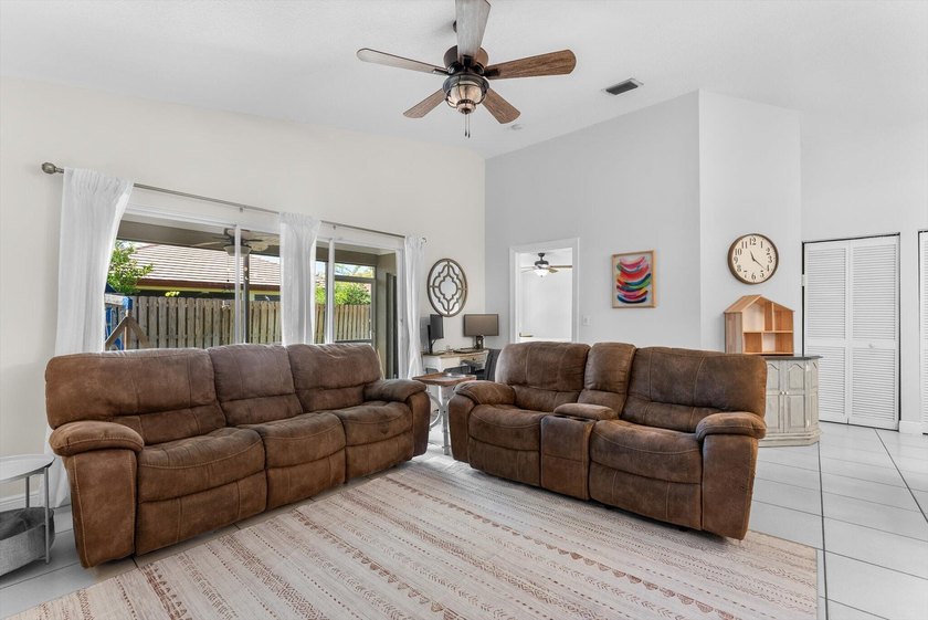 Beautifully maintained 3-bedroom, 2-bathroom home located in the - photo 12