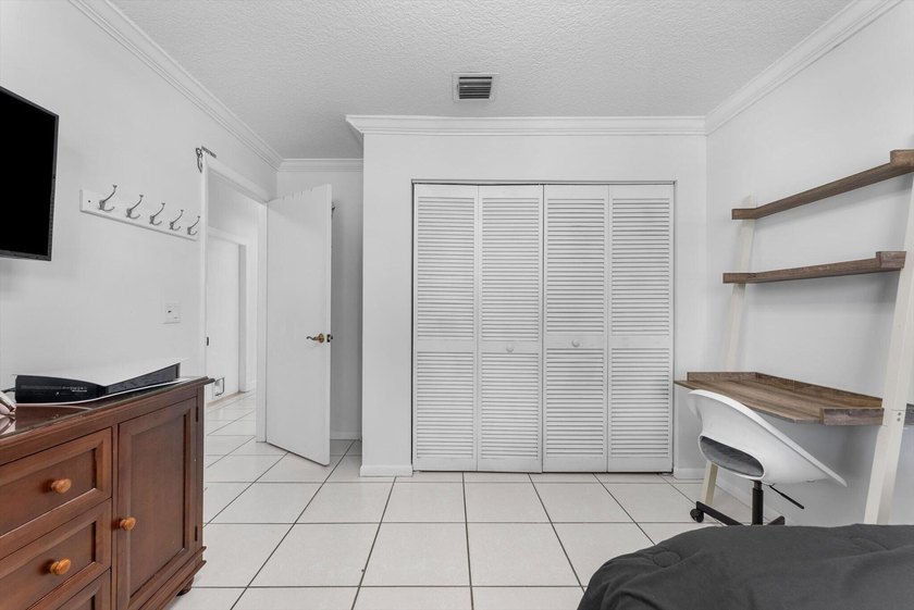 Beautifully maintained 3-bedroom, 2-bathroom home located in the - photo 15