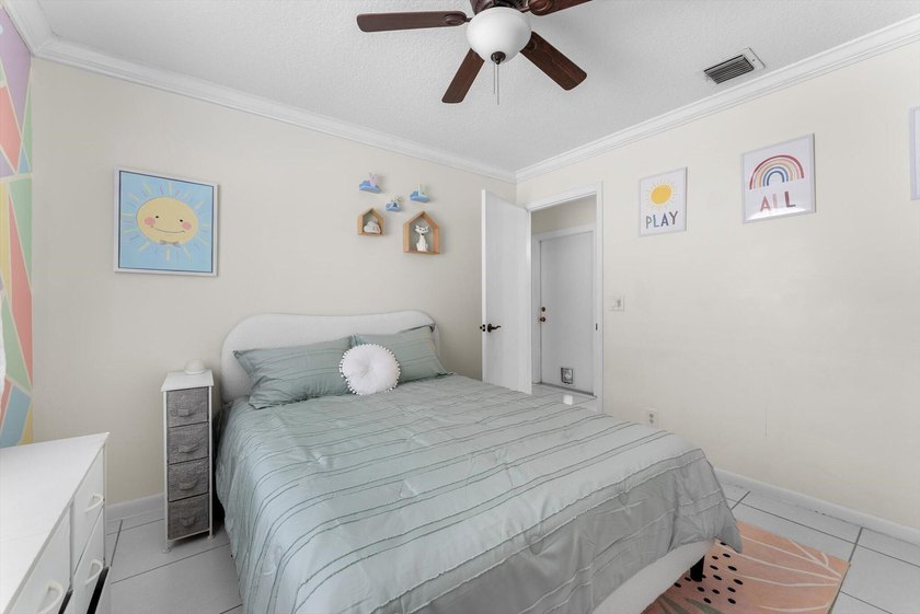 Beautifully maintained 3-bedroom, 2-bathroom home located in the - photo 18