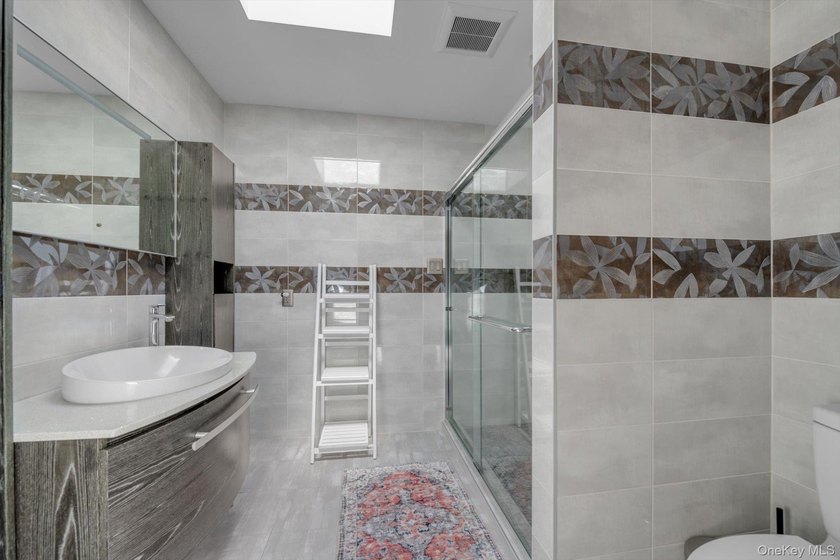 Welcome to This Totally Renovated 5 Bedroom, 4.5 Bath - photo 19