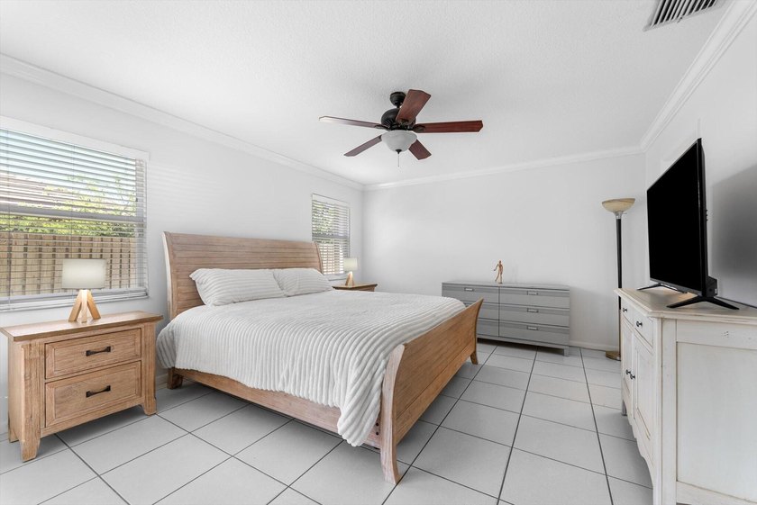 Beautifully maintained 3-bedroom, 2-bathroom home located in the - photo 19