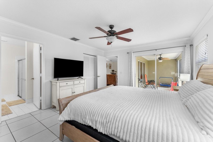 Beautifully maintained 3-bedroom, 2-bathroom home located in the - photo 21