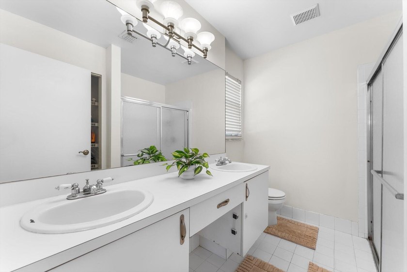 Beautifully maintained 3-bedroom, 2-bathroom home located in the - photo 22