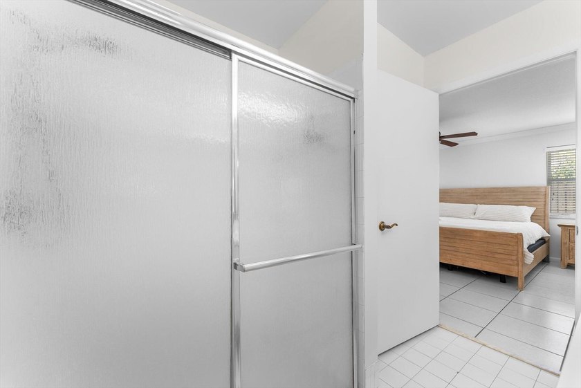 Beautifully maintained 3-bedroom, 2-bathroom home located in the - photo 23