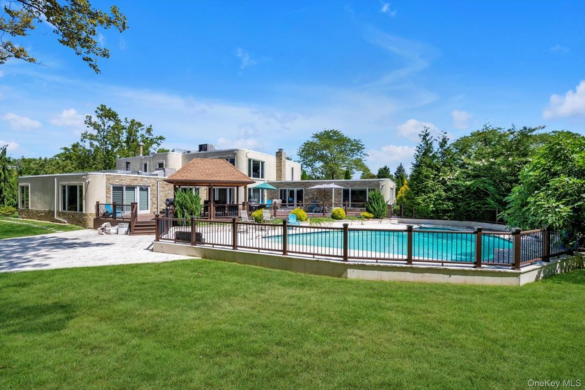 Welcome to This Totally Renovated 5 Bedroom, 4.5 Bath - photo 25
