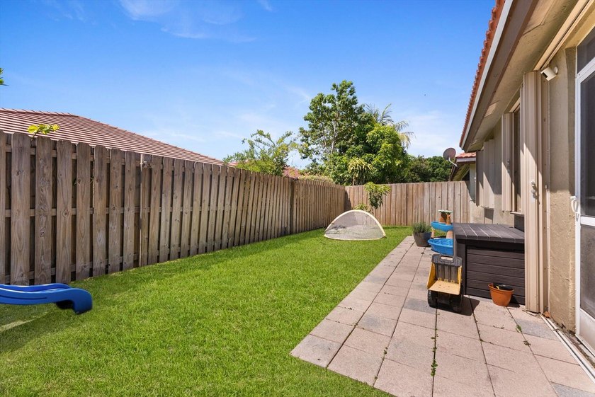 Beautifully maintained 3-bedroom, 2-bathroom home located in the - photo 27