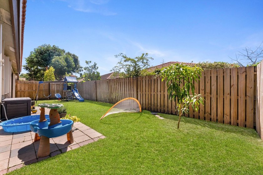 Beautifully maintained 3-bedroom, 2-bathroom home located in the - photo 28