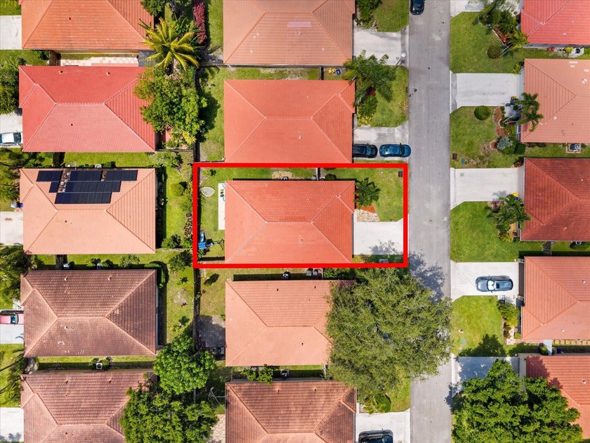 Beautifully maintained 3-bedroom, 2-bathroom home located in the - photo 34