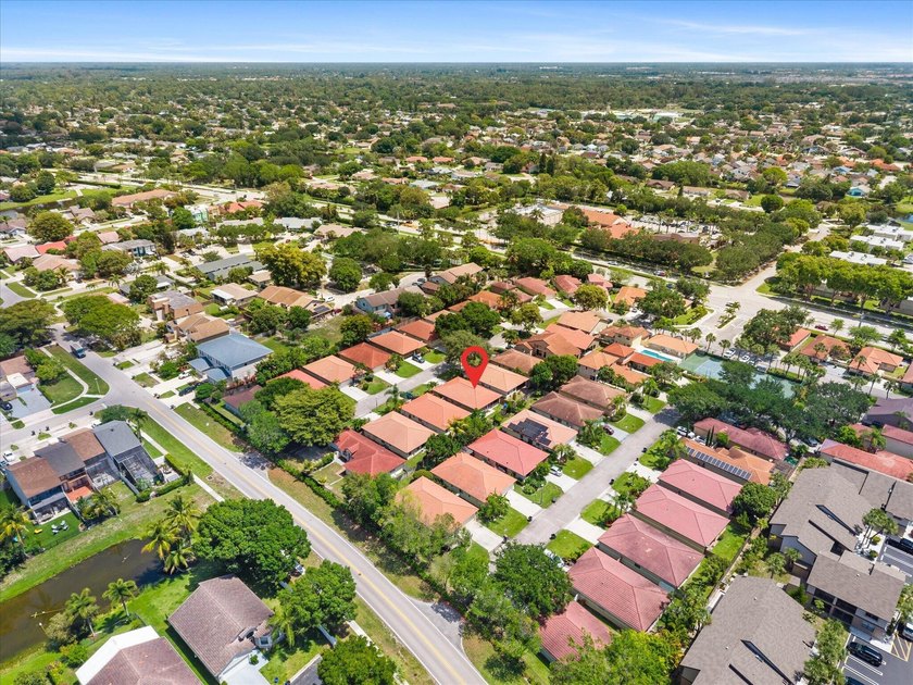 Beautifully maintained 3-bedroom, 2-bathroom home located in the - photo 36