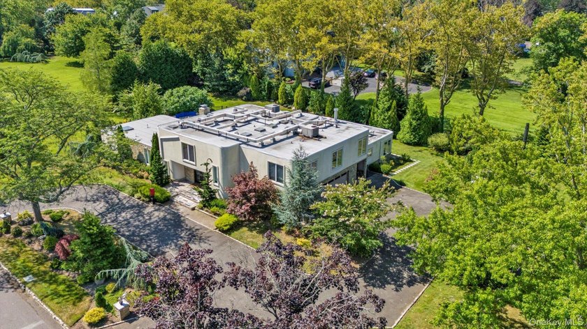 Welcome to This Totally Renovated 5 Bedroom, 4.5 Bath - photo 38