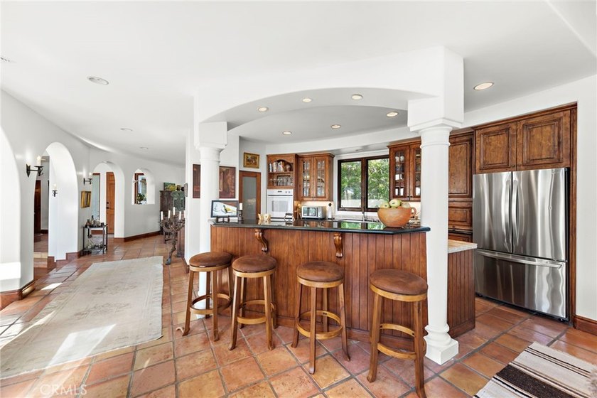 Air Conditioned Beautiful spacious indoor/ outdoor home on a - photo 10