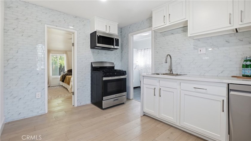 Rare opportunity to own two separate homes on one spacious and - photo 11