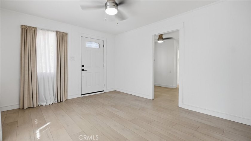 Rare opportunity to own two separate homes on one spacious and - photo 13