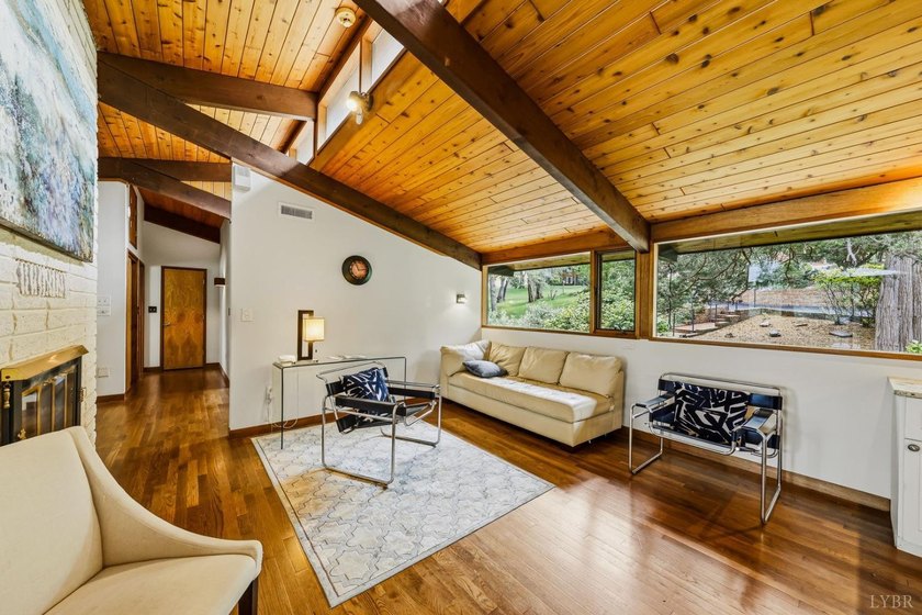 Nestled at the end of a private drive, this lakeside sanctuary - photo 20