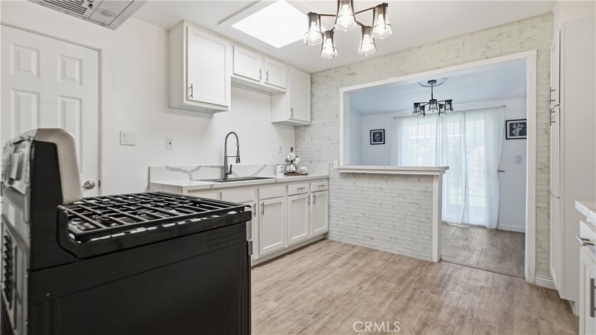 Rare opportunity to own two separate homes on one spacious and - photo 28