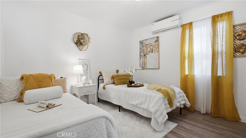 Rare opportunity to own two separate homes on one spacious and - photo 37