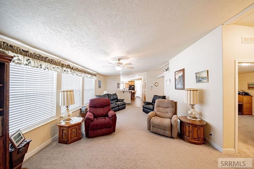 *$5,000 towards lot rent* Welcome to this impeccable 3-Bedroom - photo 11