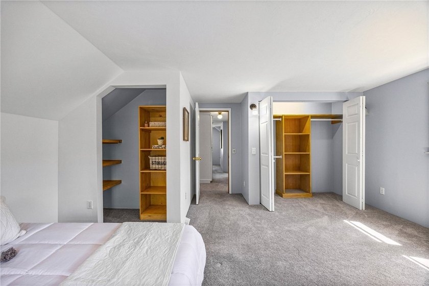 Welcome home to this charming 4-bedroom property offering the - photo 28
