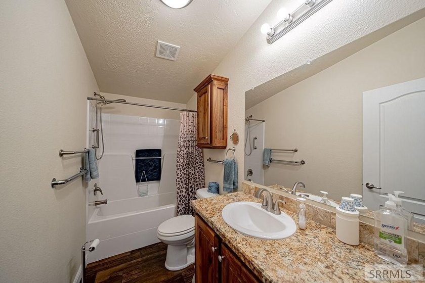 *$5,000 towards lot rent* Welcome to this impeccable 3-Bedroom - photo 36