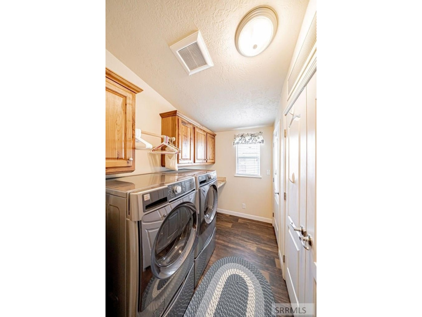 *$5,000 towards lot rent* Welcome to this impeccable 3-Bedroom - photo 42