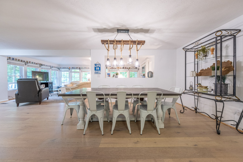 2 Docks, Great View, Big sunroom with a garage! - photo 14