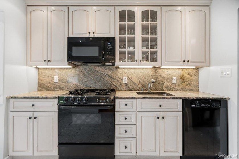 ***GPS USE NORTH MASSAPEQUA*** Welcome to Viceroy Estates! - - photo 16