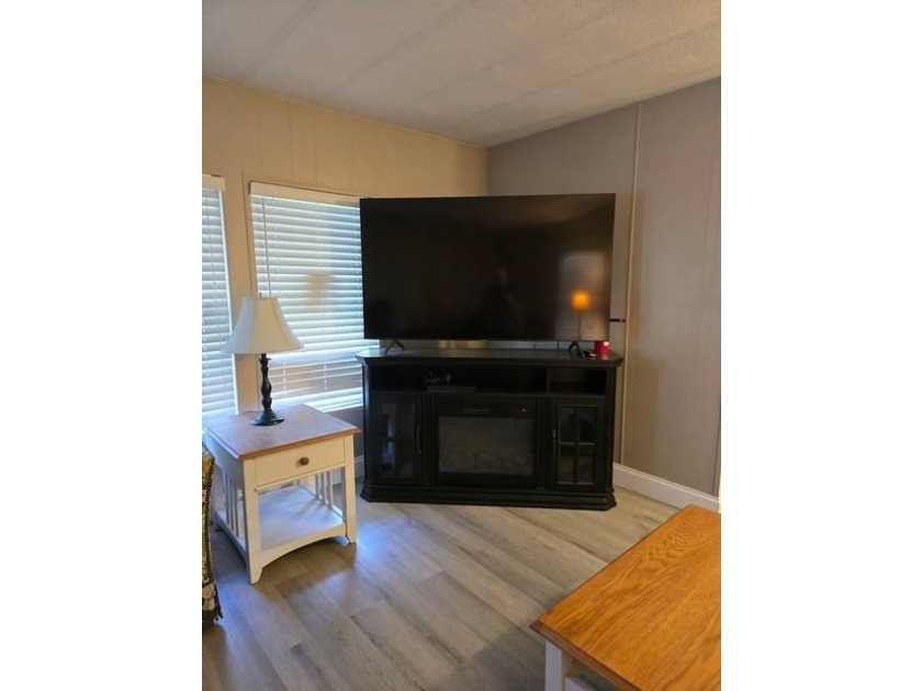 Live on the water ! Lovely screened in porch all year views of - photo 9