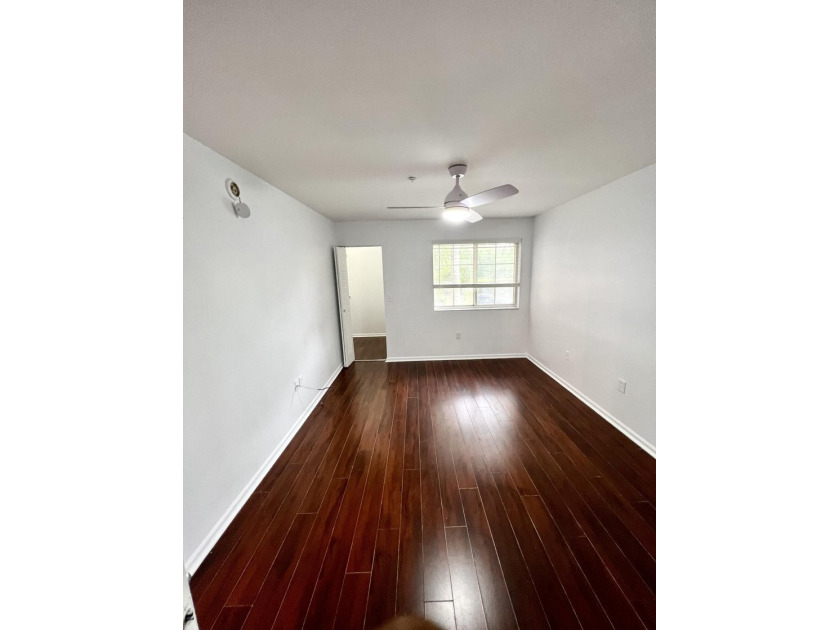 Recently remodeled 3-bedroom, 2-bath home in a prime location - photo 11