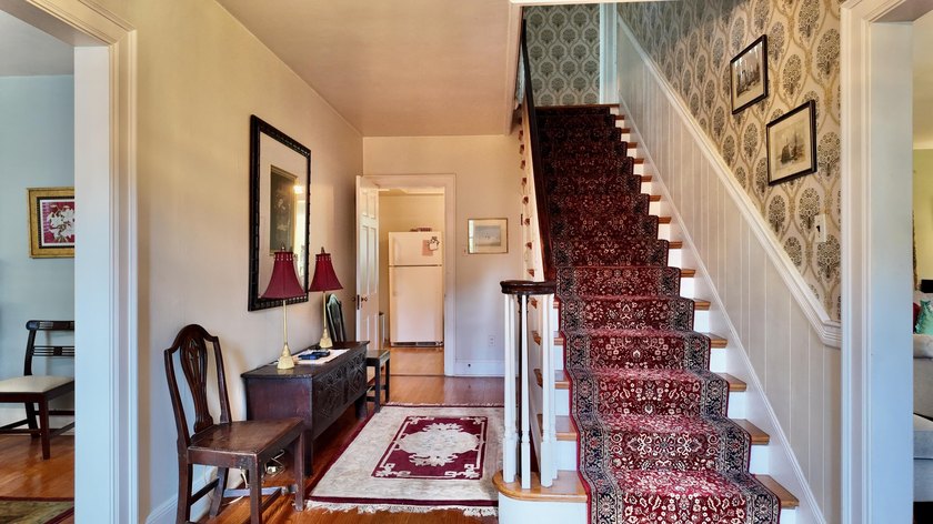 Welcome to this spacious 4,048-square-foot home at 192 Sunset - photo 17