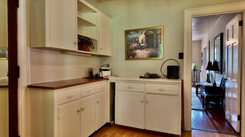 Welcome to this spacious 4,048-square-foot home at 192 Sunset - photo 30