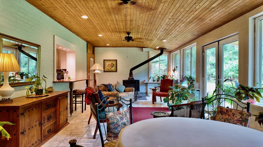 Welcome to this spacious 4,048-square-foot home at 192 Sunset - photo 34