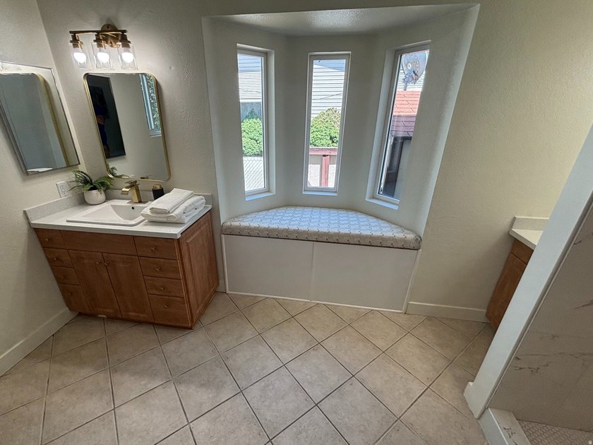 Welcome home to this beautifully updated and remodeled - photo 8