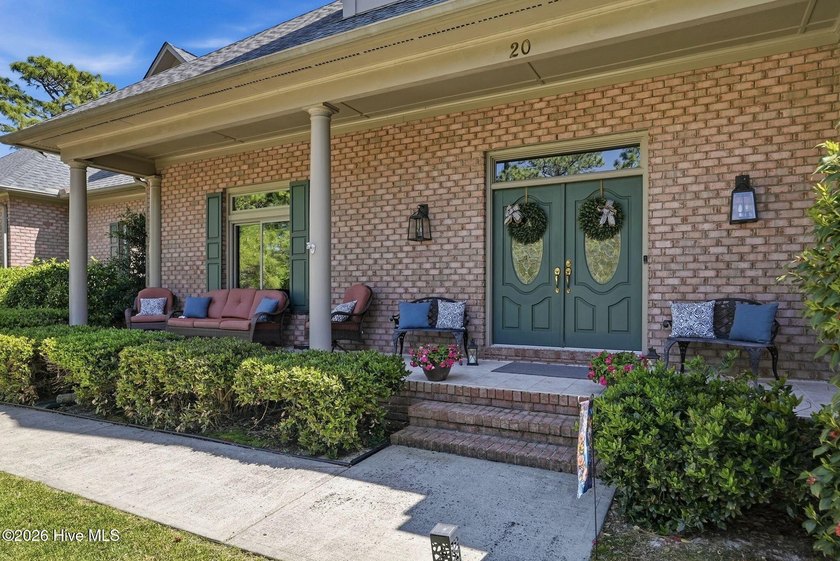 Welcome Home! This beautiful solid brick custom home in - photo 4