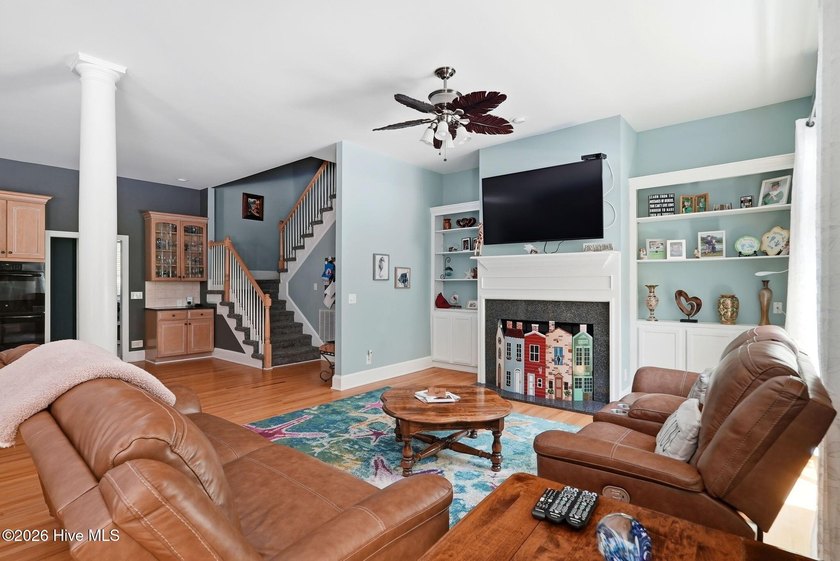 Welcome Home! This beautiful solid brick custom home in - photo 7