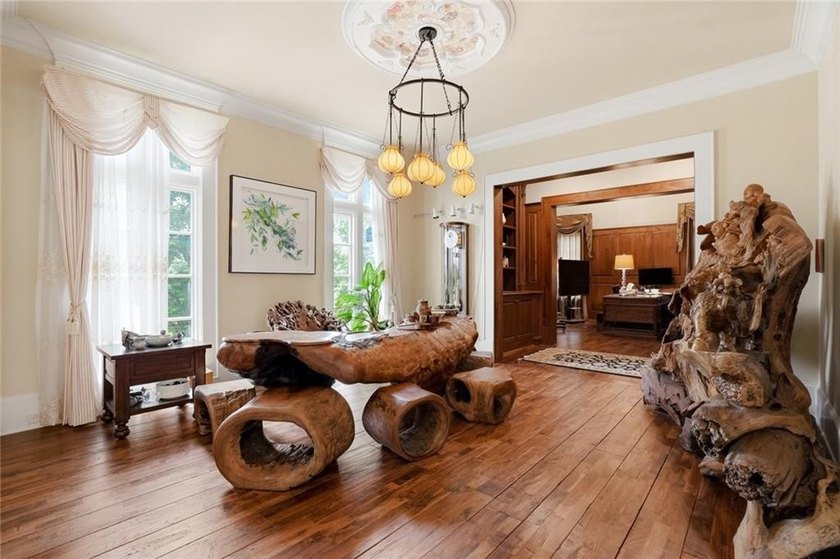 Perfectly positioned within the prestigious gated golf community - photo 6