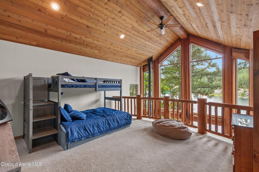 SPECTACULAR HOME IN BEAUTIFUL ROCKFORD BAY, ''NO WAKE ZONE - photo 11