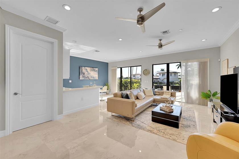 Luxury waterfront living with direct ocean access and no fixed - photo 14