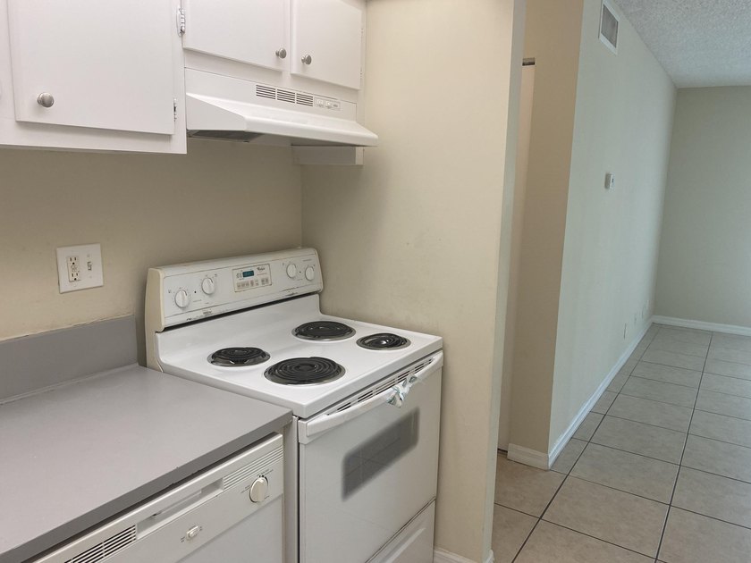 Calling INVESTORS - price to sell ! Bright and spacious 1 - photo 9