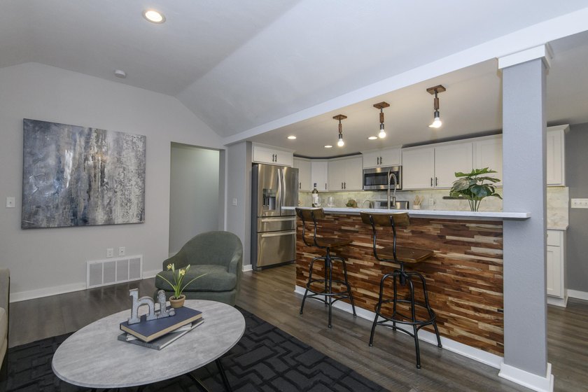 Charming remodeled 3BR/2BA Ranch w/ partially finished walkout - photo 8