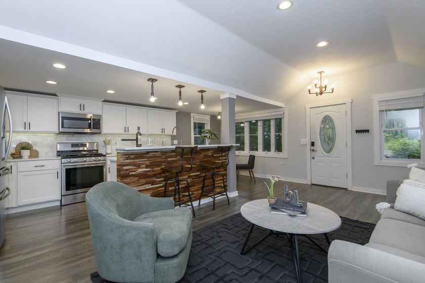 Charming remodeled 3BR/2BA Ranch w/ partially finished walkout - photo 9