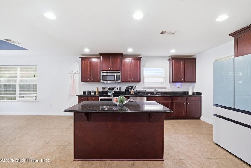 Space, comfort, and versatility come together in this - photo 17
