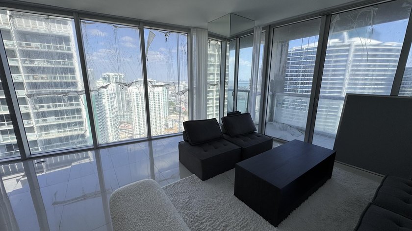 BEAUTIFUL 2BED/2BATH UNIT IN THE HEART OF BRICKELL. PARTIAL - photo 13