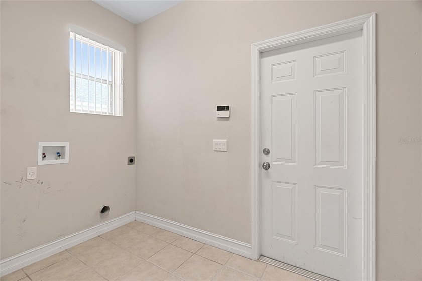 Under contract-accepting backup offers. Back on the Market! - photo 15