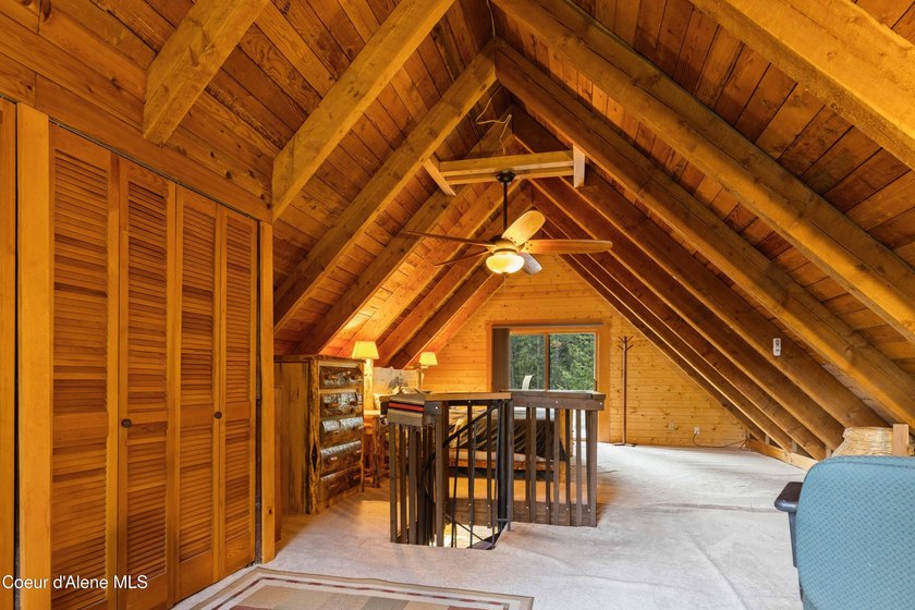 Enjoy the breathtaking views of the Mountains rising from the - photo 17