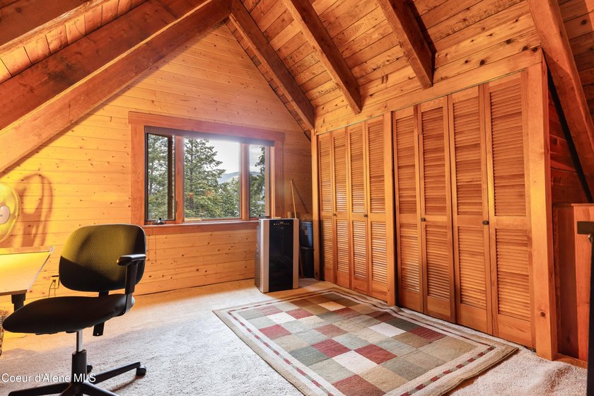 Enjoy the breathtaking views of the Mountains rising from the - photo 18