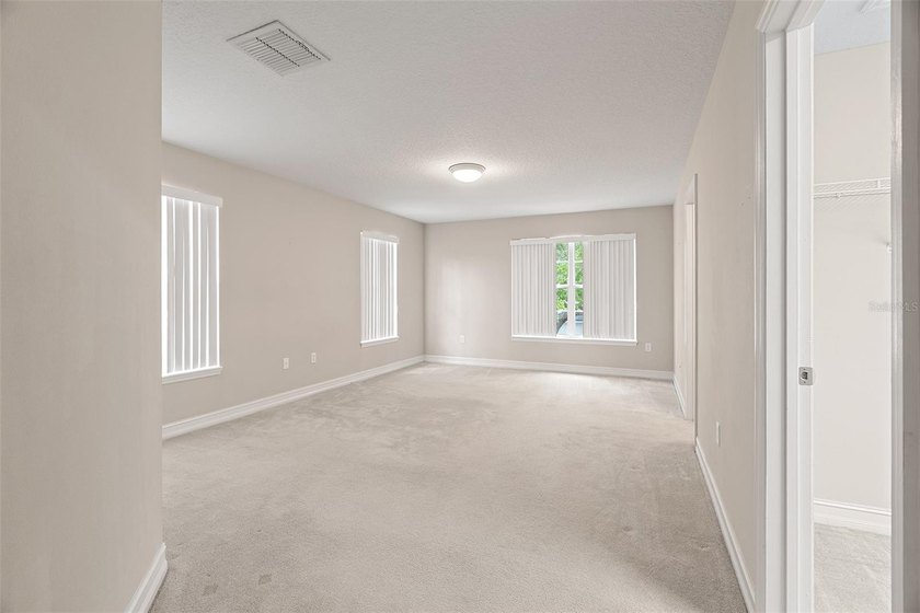 Under contract-accepting backup offers. Back on the Market! - photo 18
